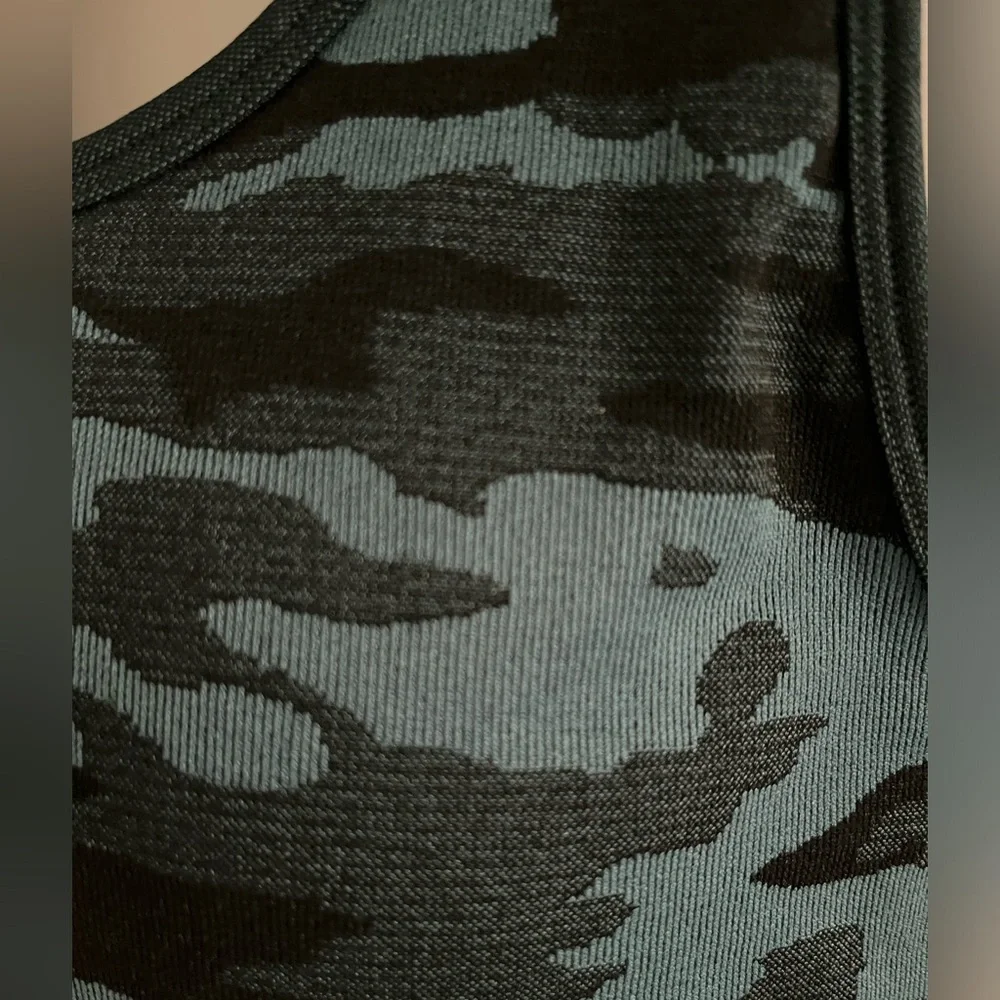 New Balance Medium Impact Secure Fit & Feel Stretch Seamless Sports Bra - Picture 5 of 9